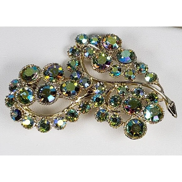 Vintage 1950's Aurora Borealis Iridescent Blues, Greens, Purples Crystal Brooch - Picture 2 of 16